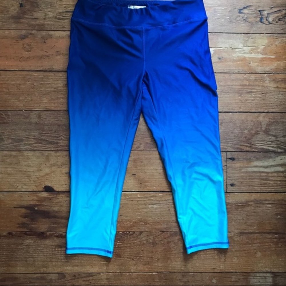 Ombre Capri Activewear Leggings - Picture 7 of 7